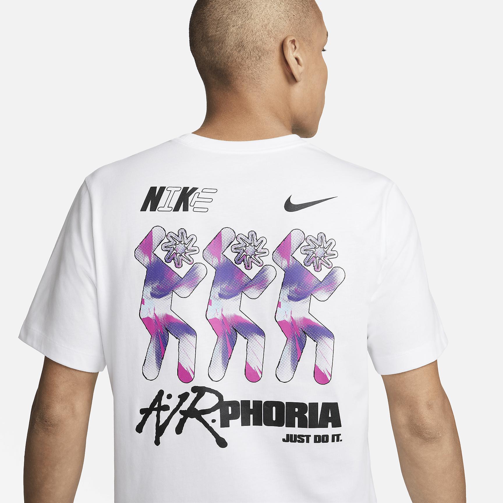 Nike Sportswear Men's T-Shirt Product Image