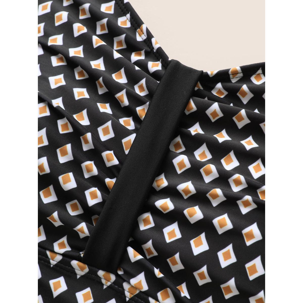 Plus Size Geometric Heart Neckline Ruched Swim Top Women's Swimwear Black Beach Gathered High stretch Skinny Heart neckline Curve Swim Tops BloomChic 10/M Product Image