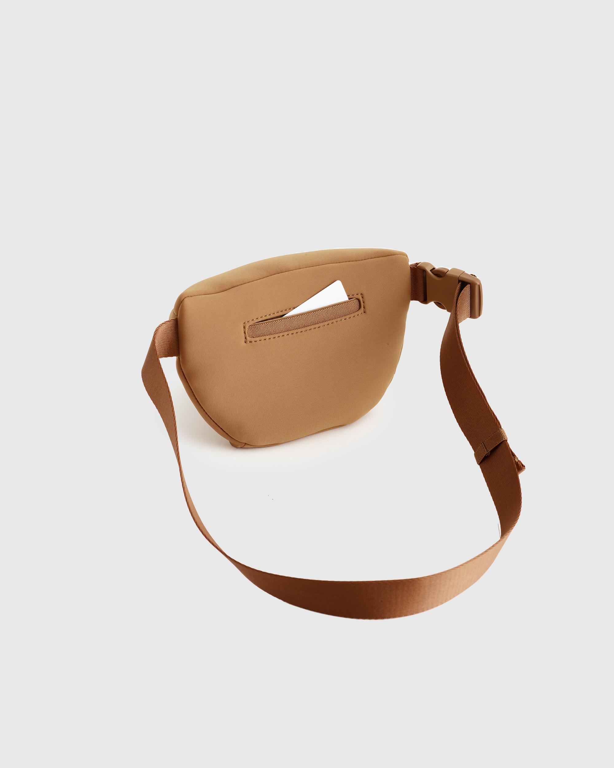 Quince | Women's All-Day Neoprene Belt Bag Product Image