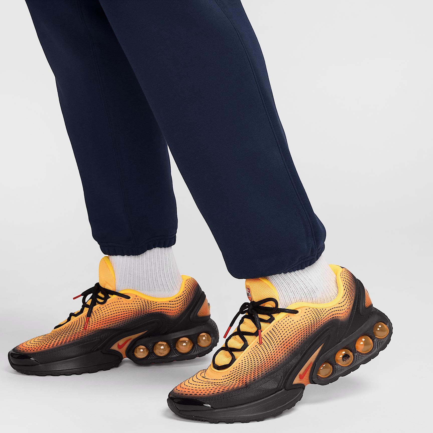 Nike Mens Club Fleece Pants | HJ2185-451 Product Image