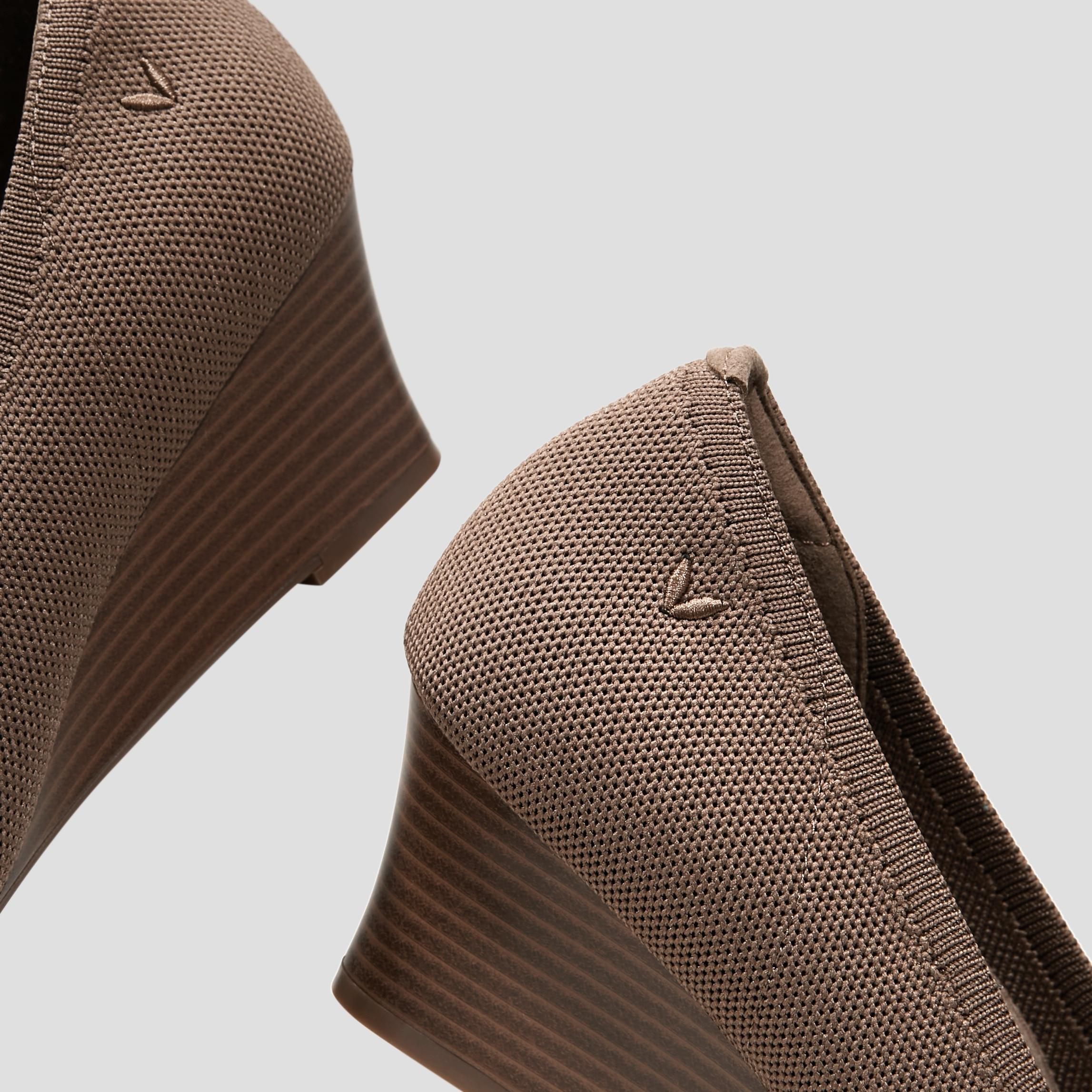 Pointed-Toe Wedge (Aria Wedge Pro) Product Image