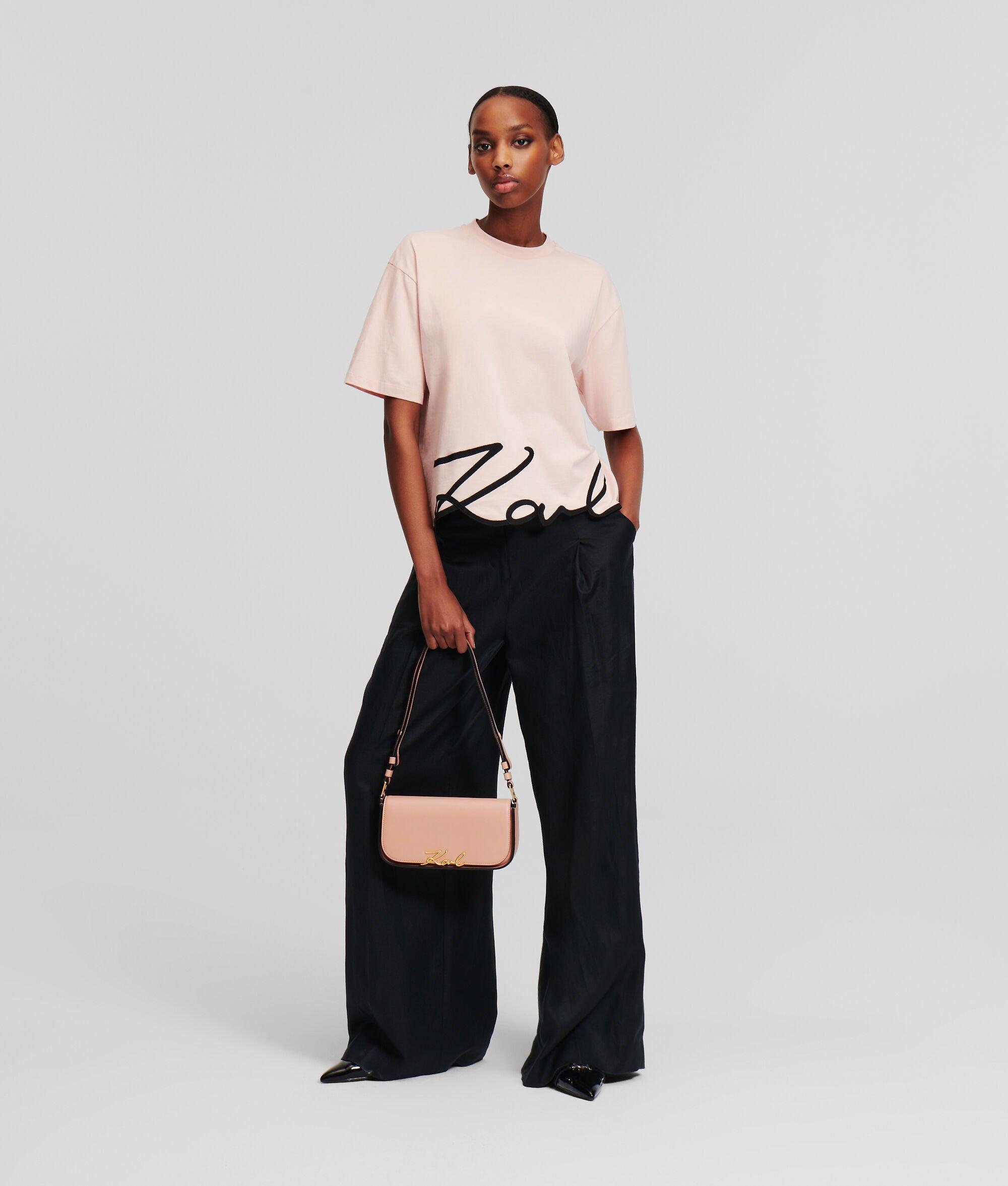 SIGNATURE HEM T-SHIRT Product Image