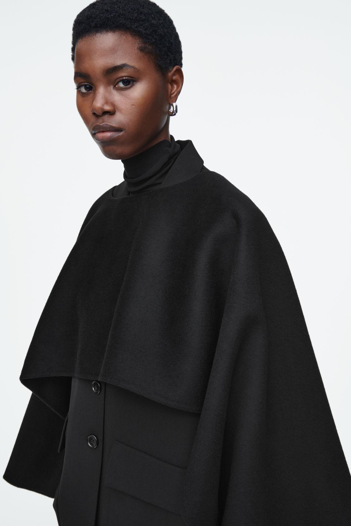 DOUBLE-FACED WOOL HYBRID CAPE Product Image