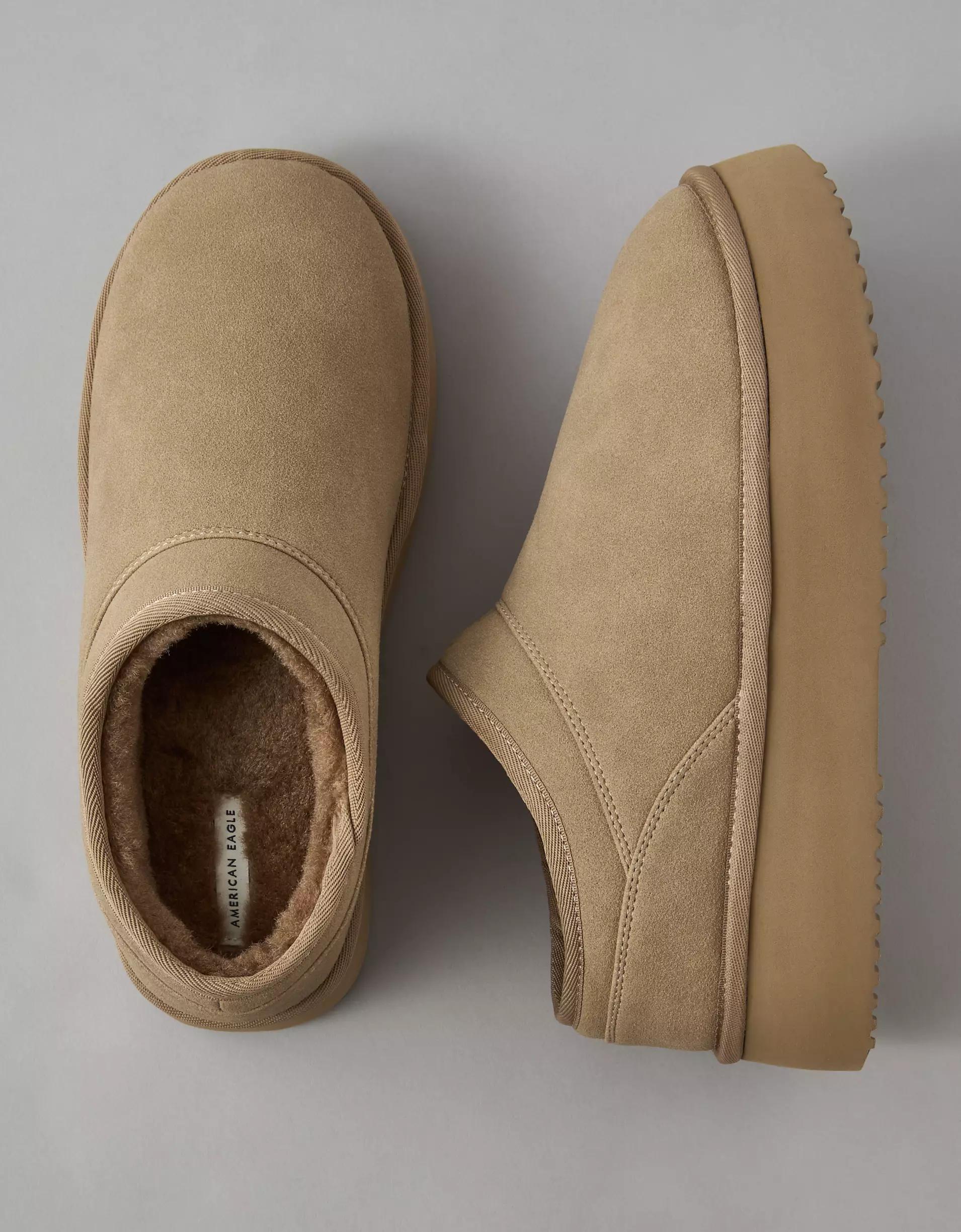 AE The Hangout Slip-On Slipper Product Image