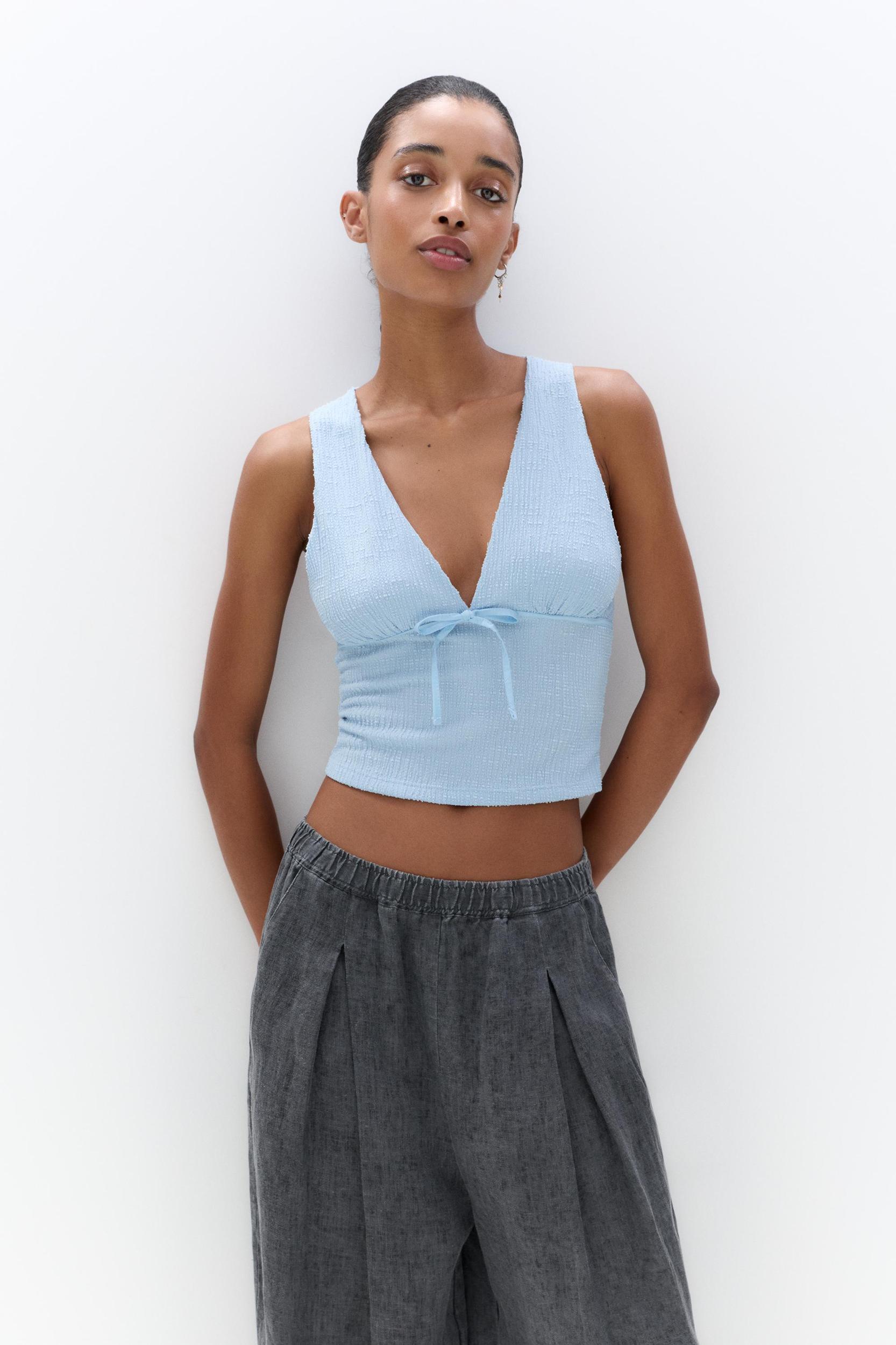 Rustic top with bow Product Image