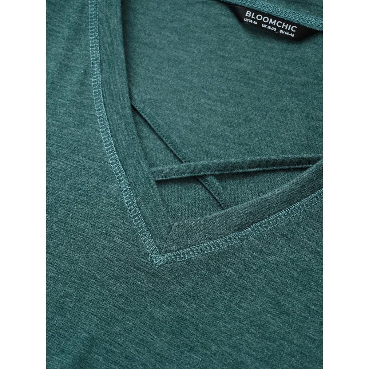 Plus Size Solid Crisscross Neck Contrast Stitch T-shirt DarkGreen Women Casual Plain V-neck Everyday T-shirts BloomChic 26/4X Product Image