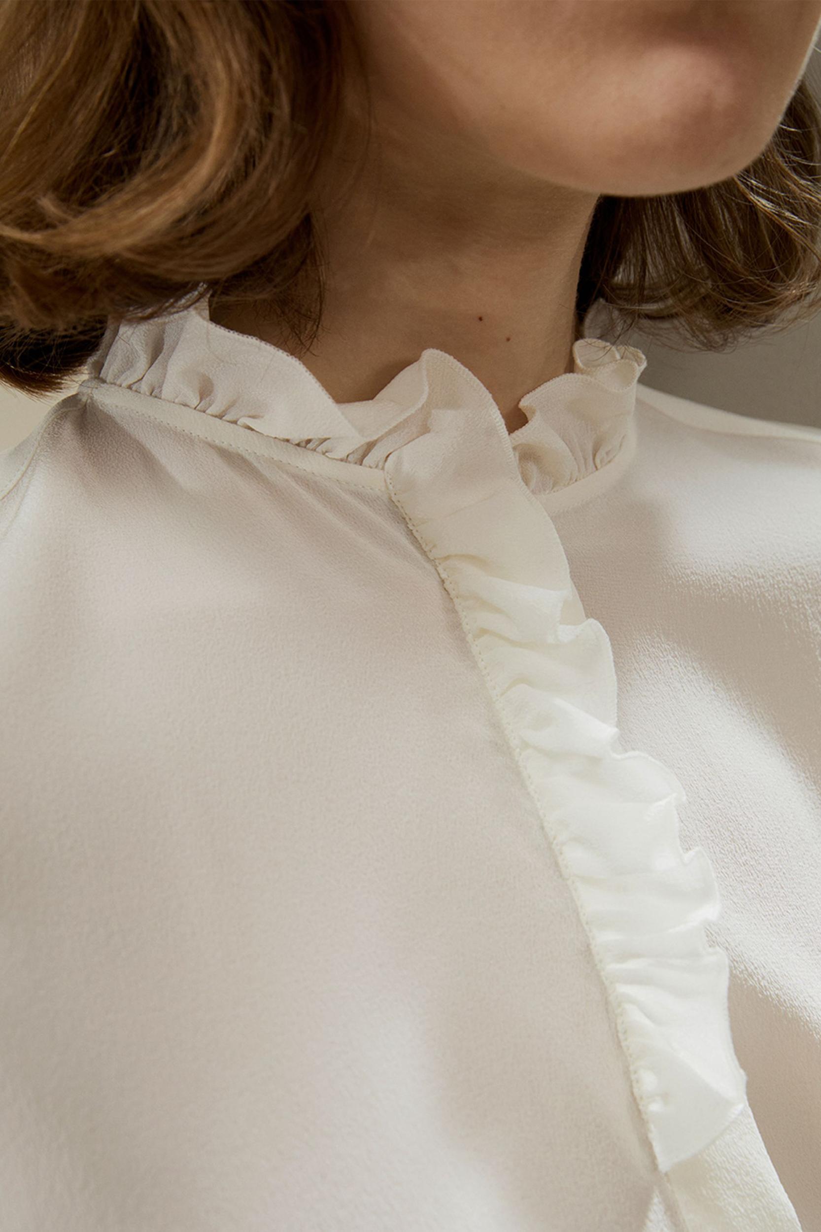Crêpe de Chine Blouse with Ruffle Edge Product Image