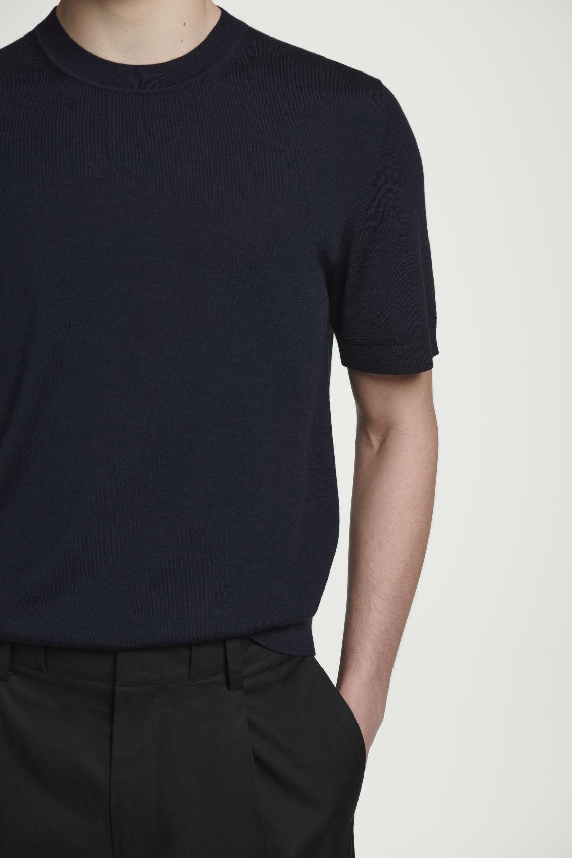 SLIM-FIT MERINO WOOL T-SHIRT Product Image