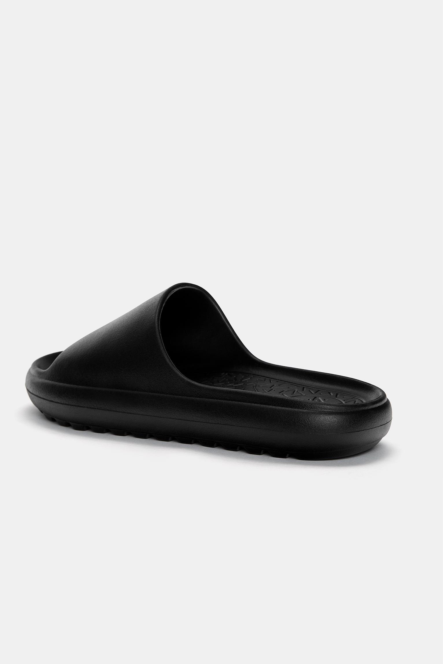 Rubberized sandals Product Image