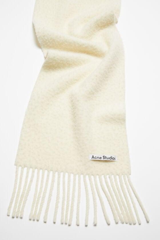 Wool fringe scarf Product Image