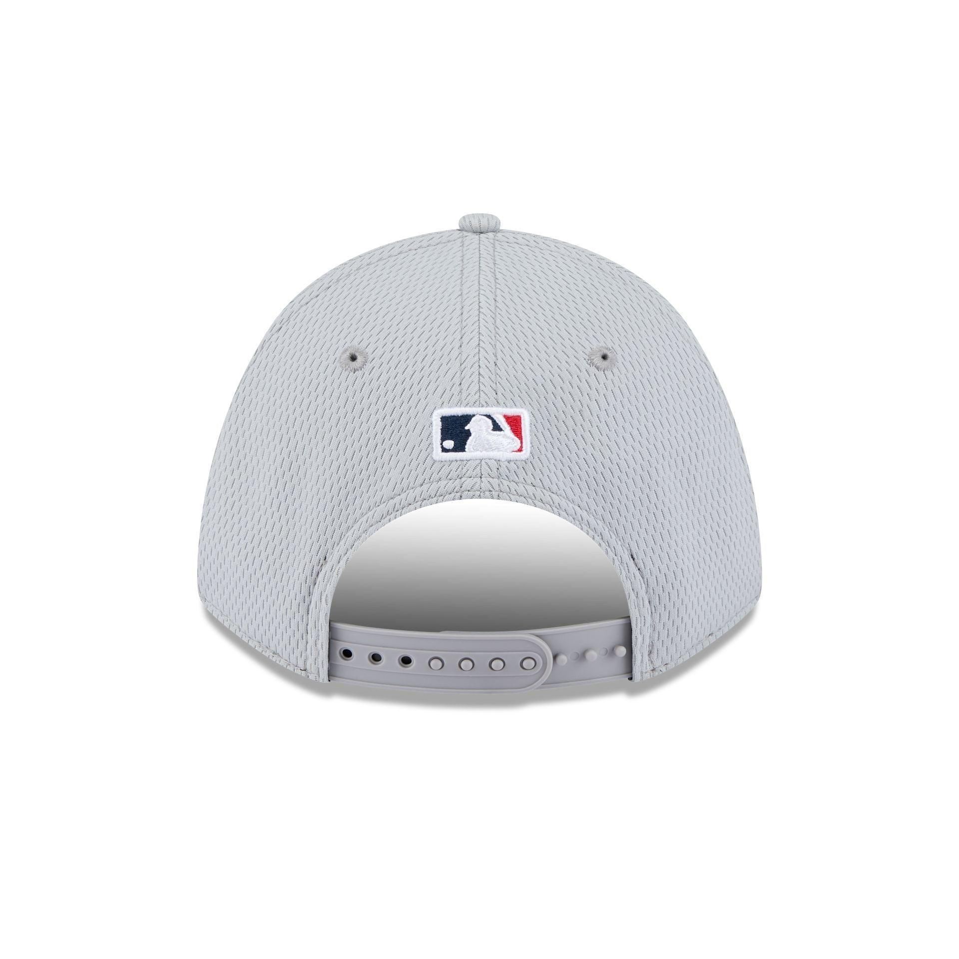 Boston Red Sox 2025 Clubhouse Gray 9FORTY M-Crown Snapback Hat Male Product Image