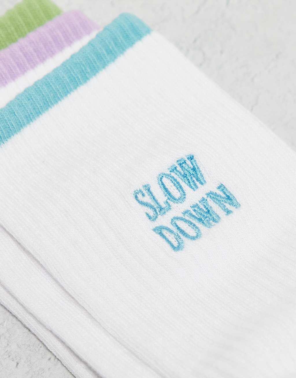 ASOS DESIGN 3 pack slogan sock with contrast welt in white Product Image