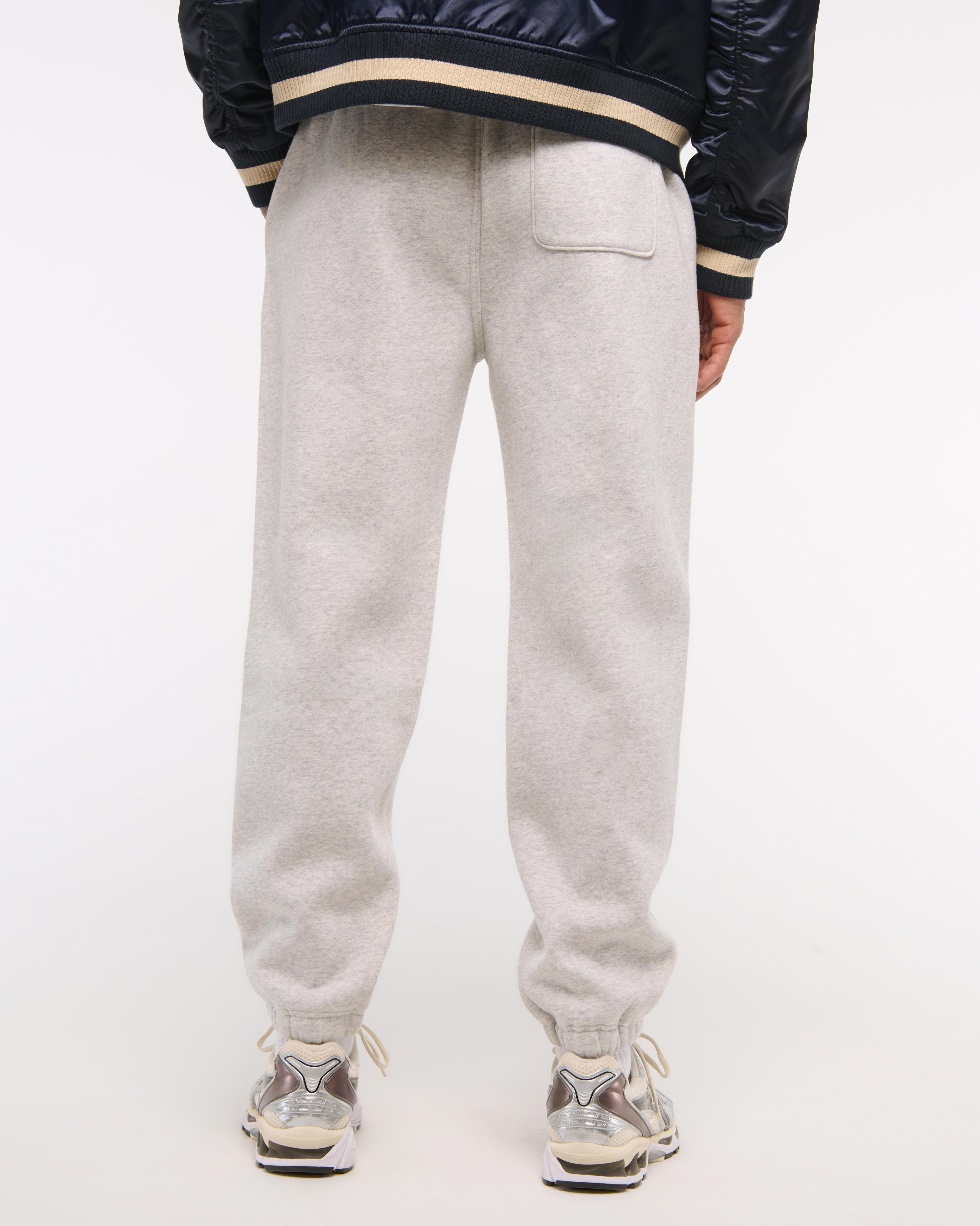 Essential Sweatpant Product Image