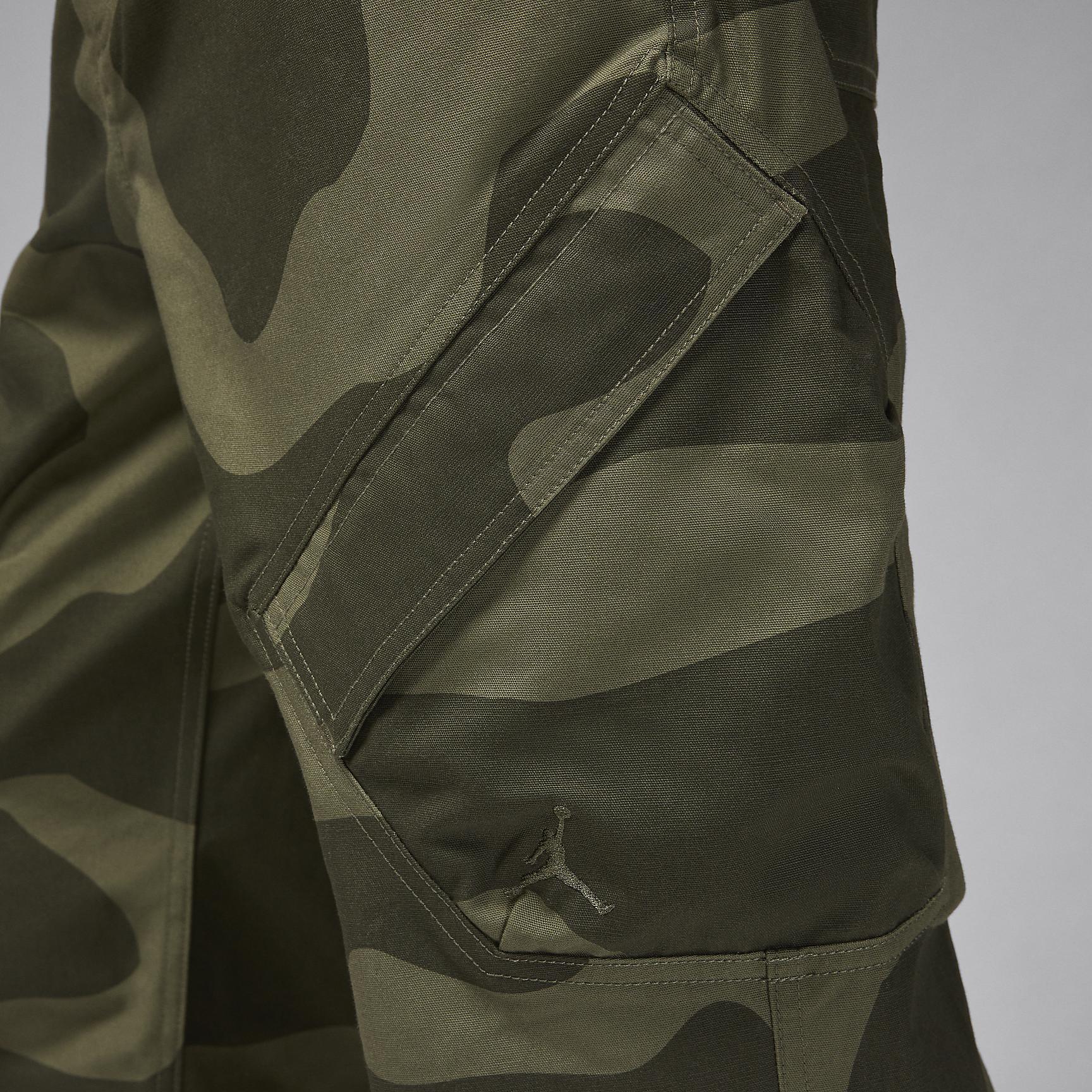 Jordan Essentials Chicago Men's Pants Product Image