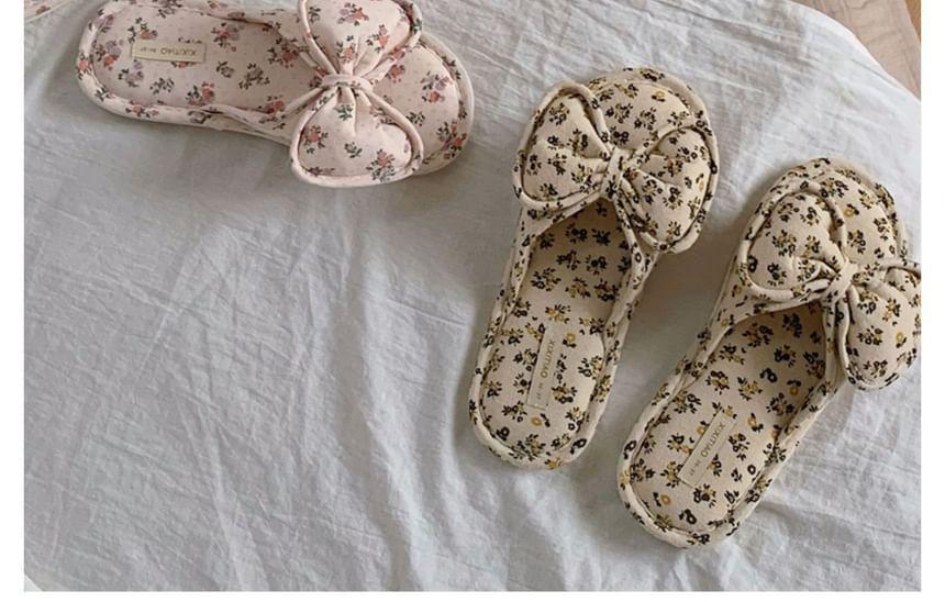 Floral Bow Home Slippers Product Image