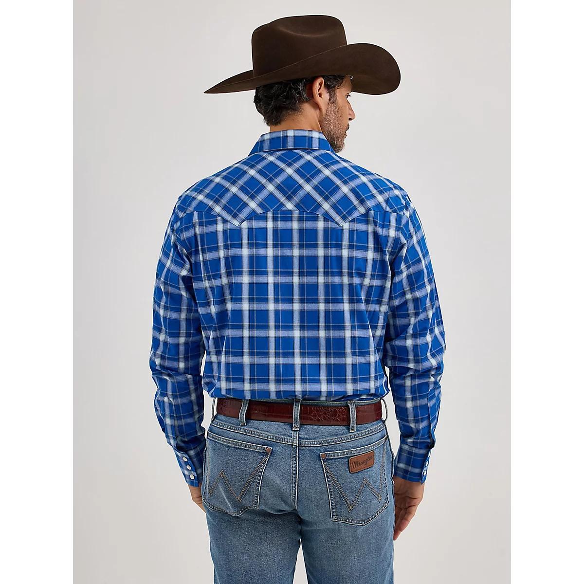 Men's Wrangler Retro® Long Sleeve Sawtooth Snap Pocket Western Shirt in True Product Image