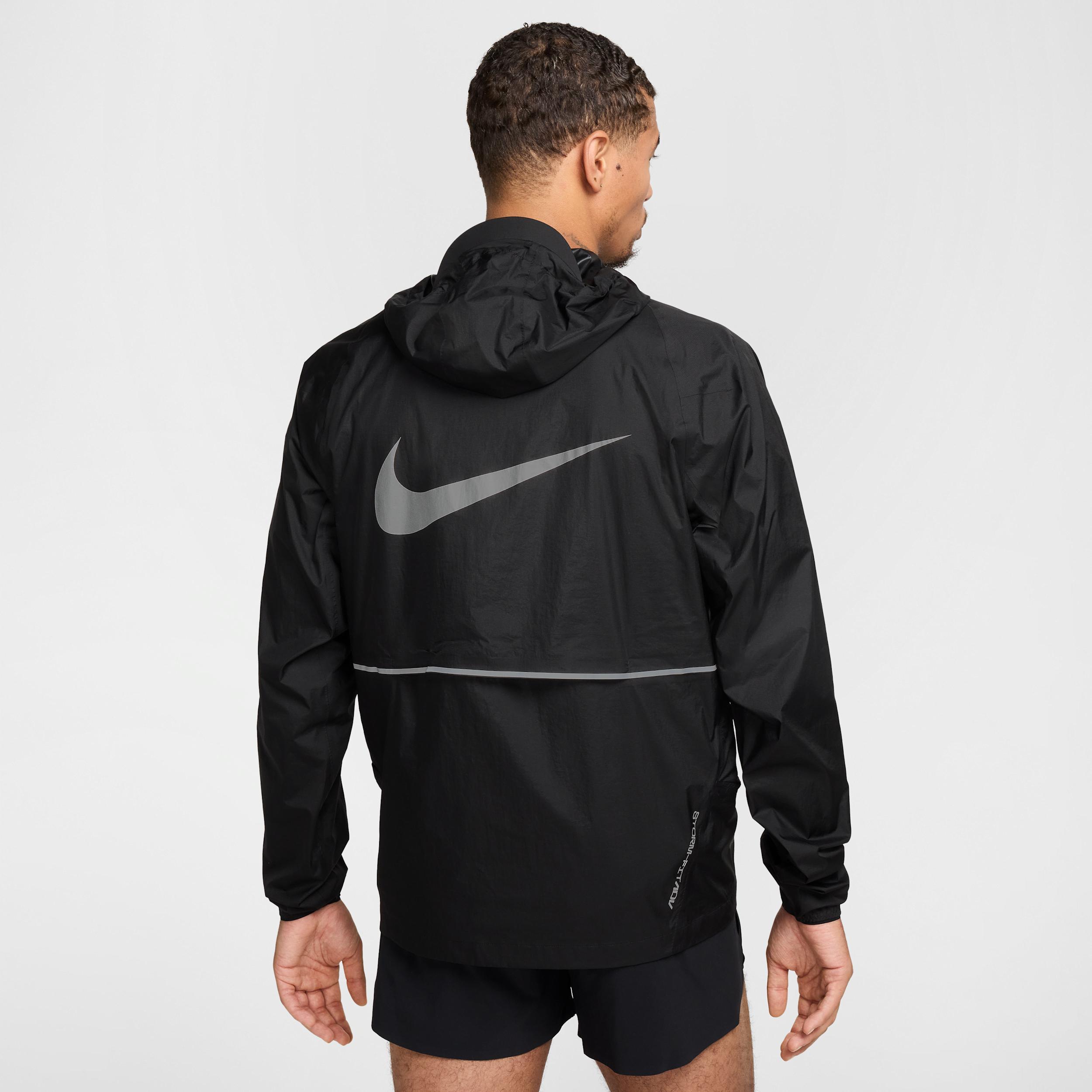 Nike Running Division Men's Storm-FIT ADV Running Jacket Product Image