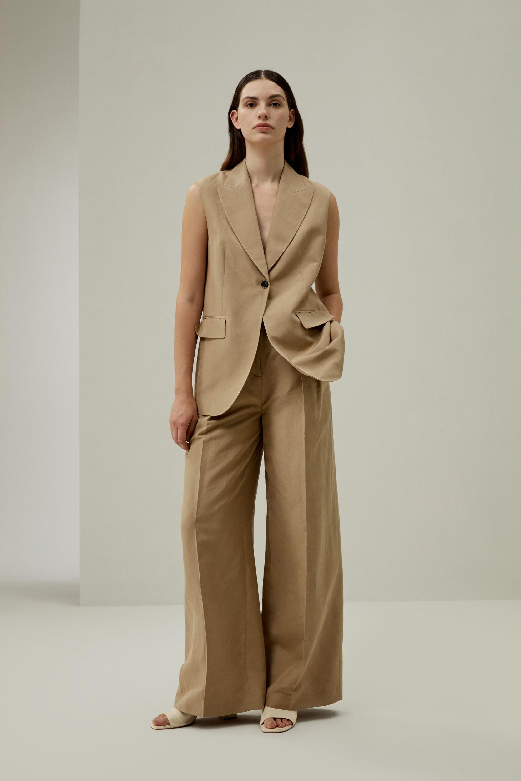 Single Button Sleeveless Lapel Blazer Product Image