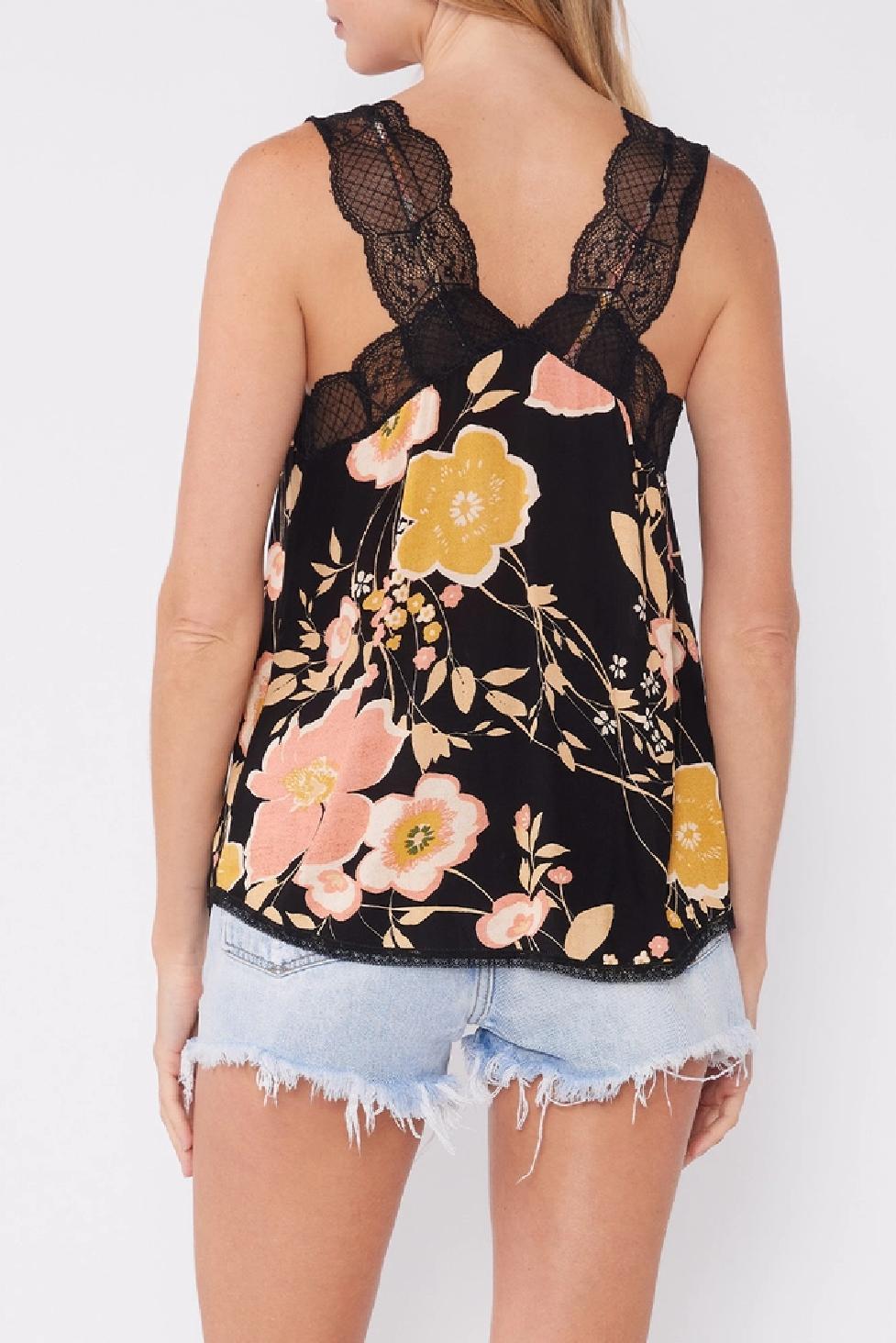 Scallop Lace Trim V-Neck Tank Top Product Image