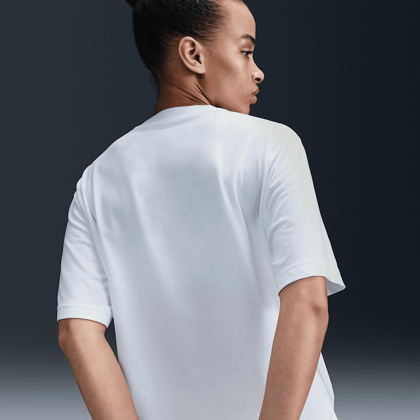 Nike Women's Slam Dri-FIT Short-Sleeve T-Shirt Product Image