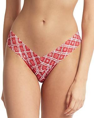 Signature Lace Low Rise Printed Thong Product Image