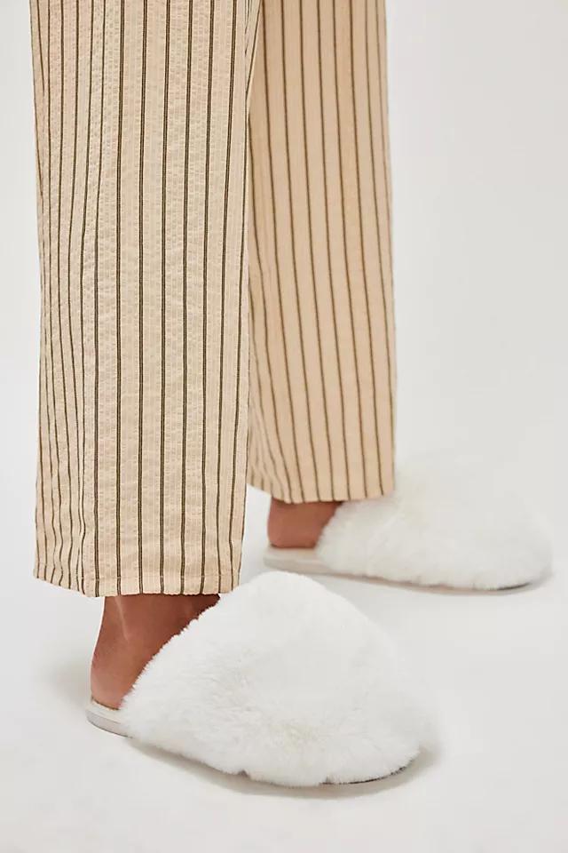 Snowball Slippers Product Image