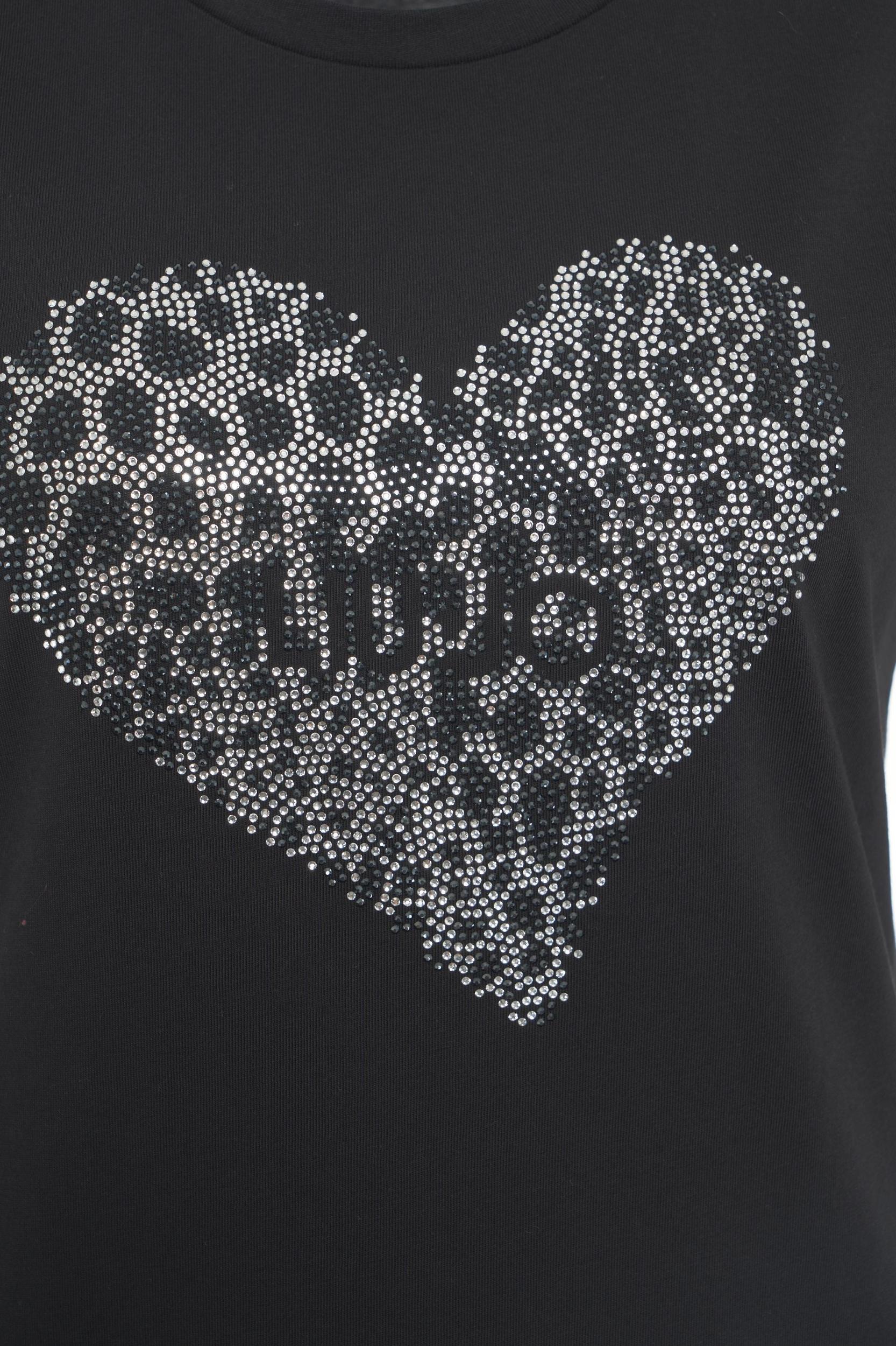 T-shirt with rhinestone application Product Image