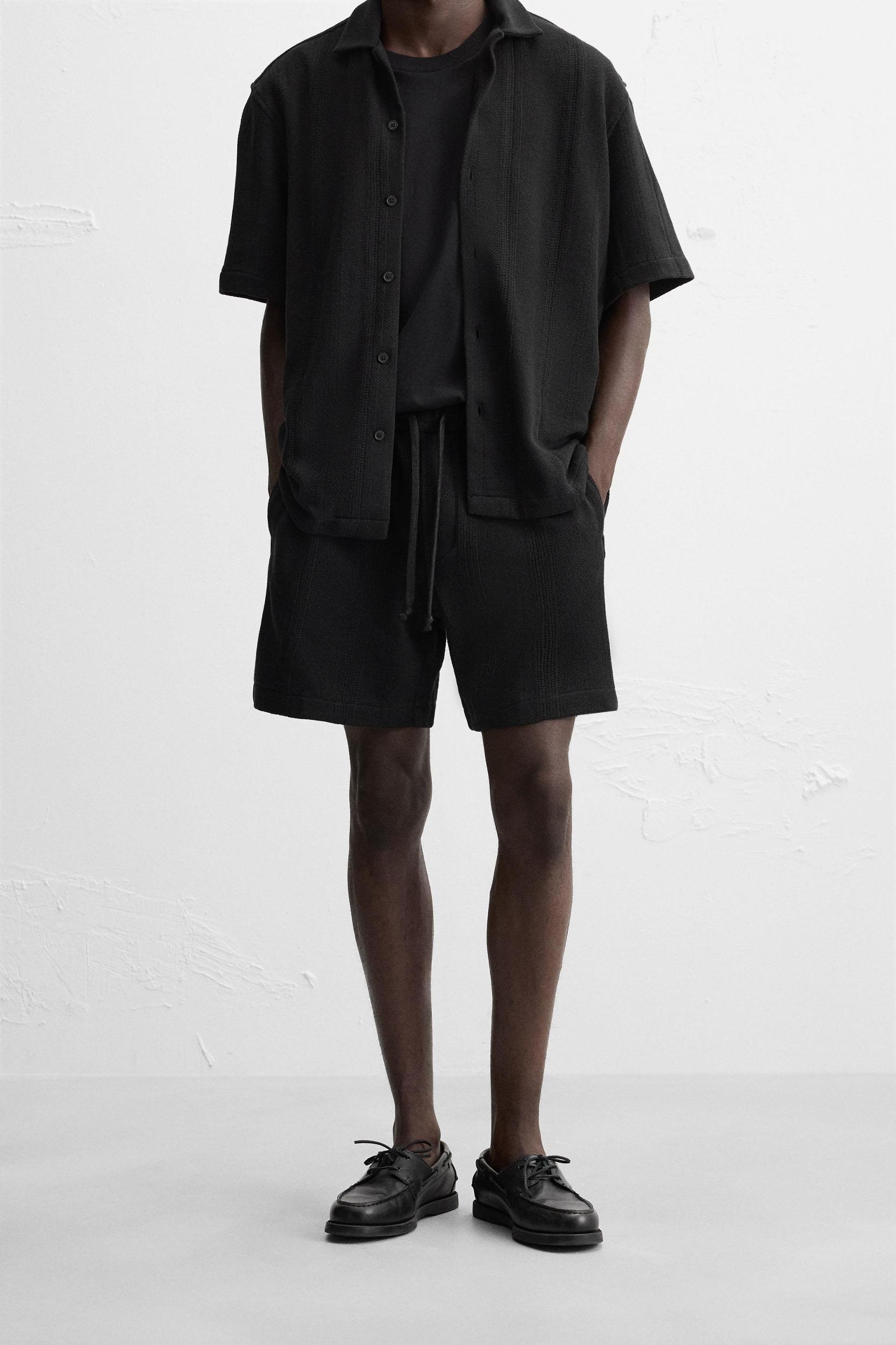 JACQUARD TEXTURED SHORTS Product Image