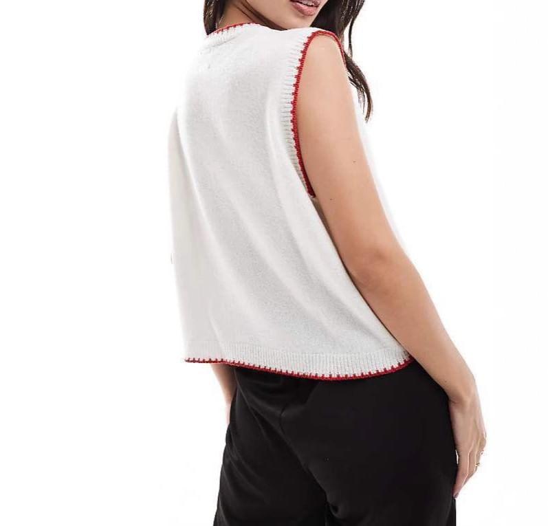 Graphic Print Loose-Fit Knitted Tank Top Product Image