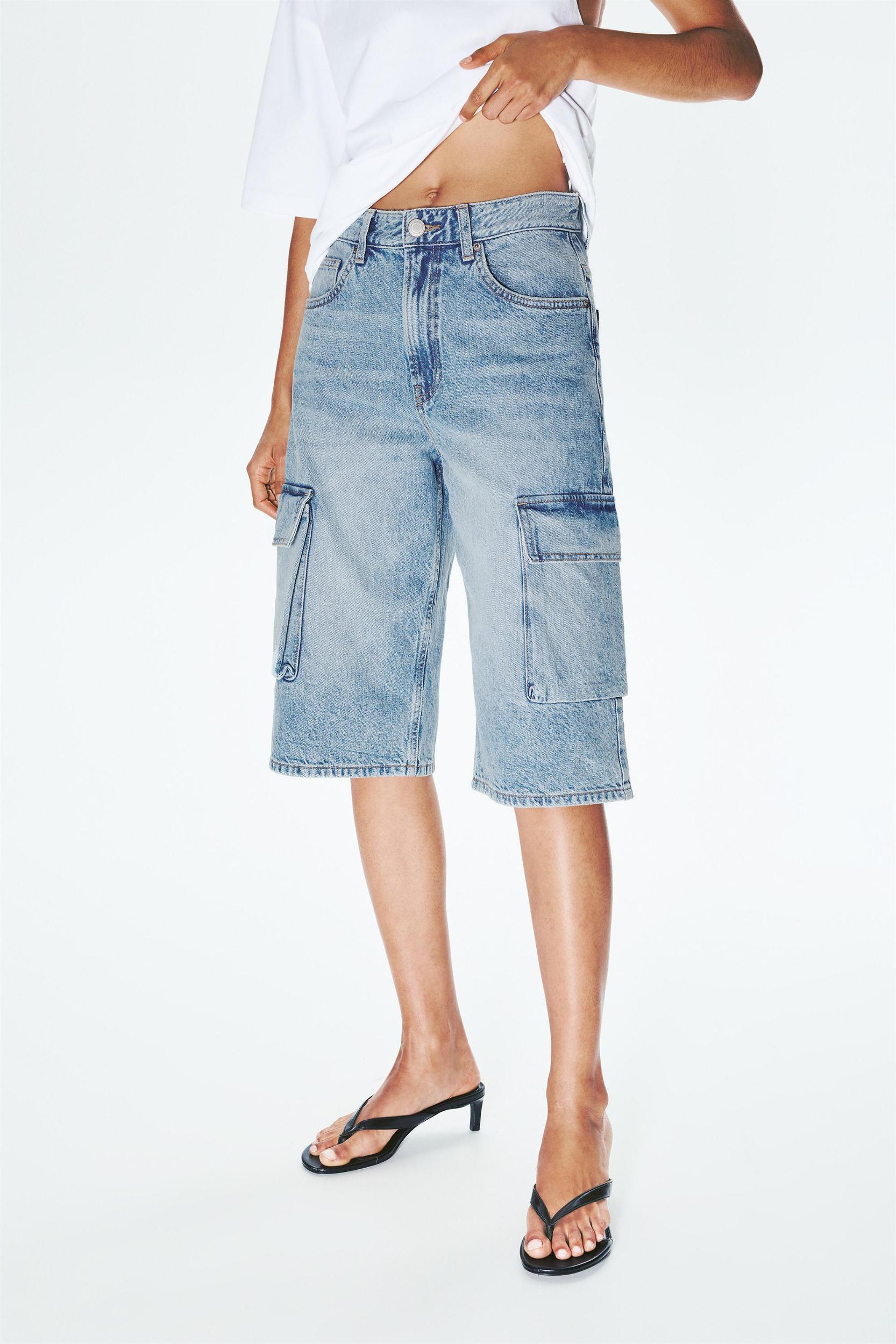 Denim cargo Bermuda shorts Product Image
