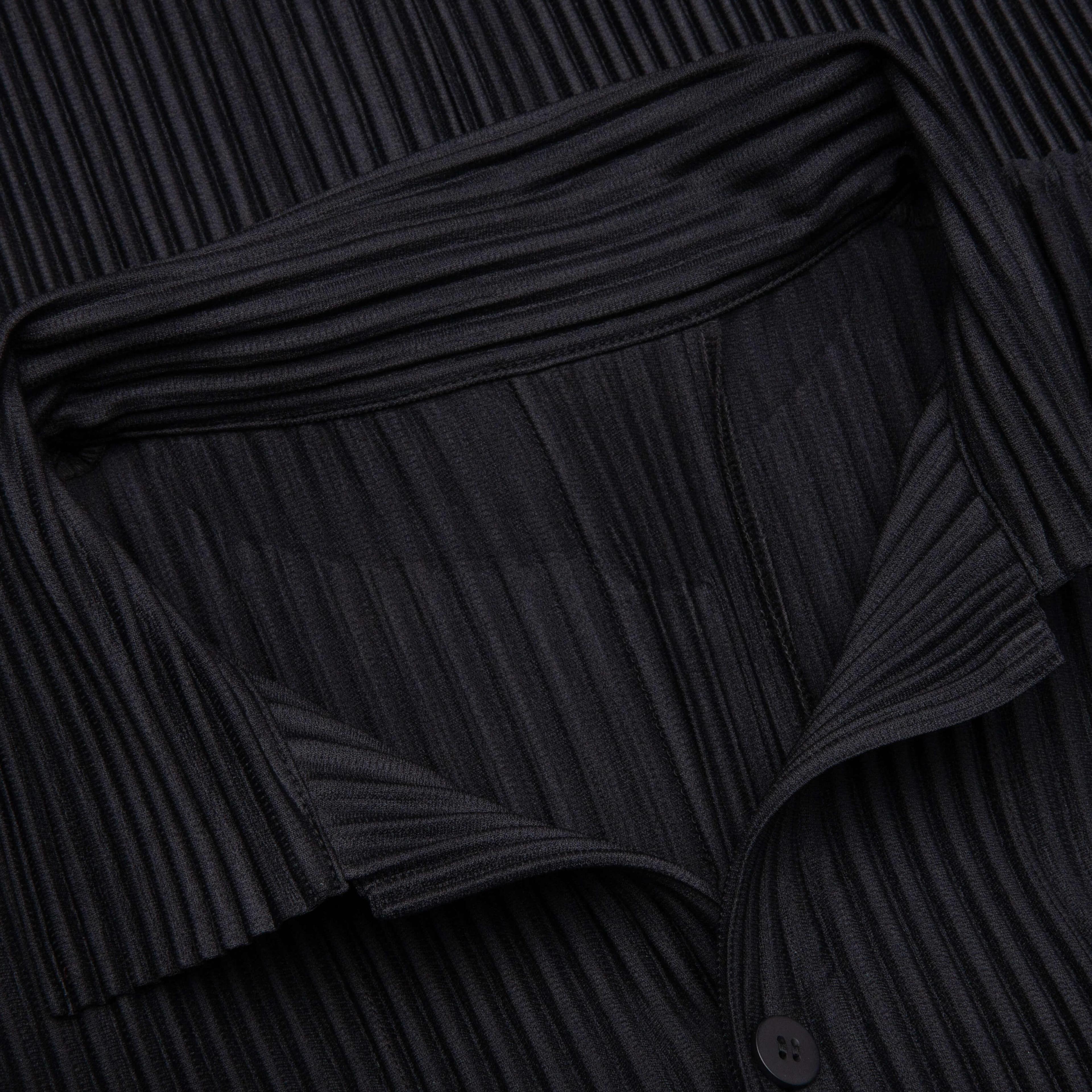 MC July Shirt - Black Male Product Image