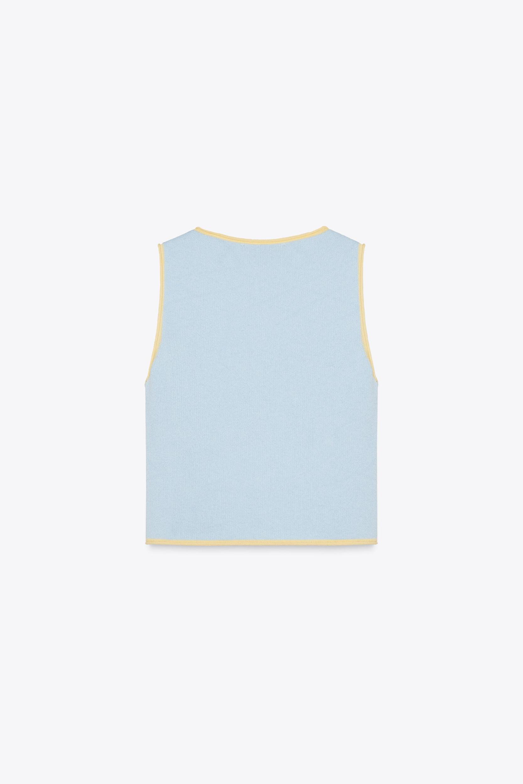 CONTRAST TRIM KNIT TOP Product Image