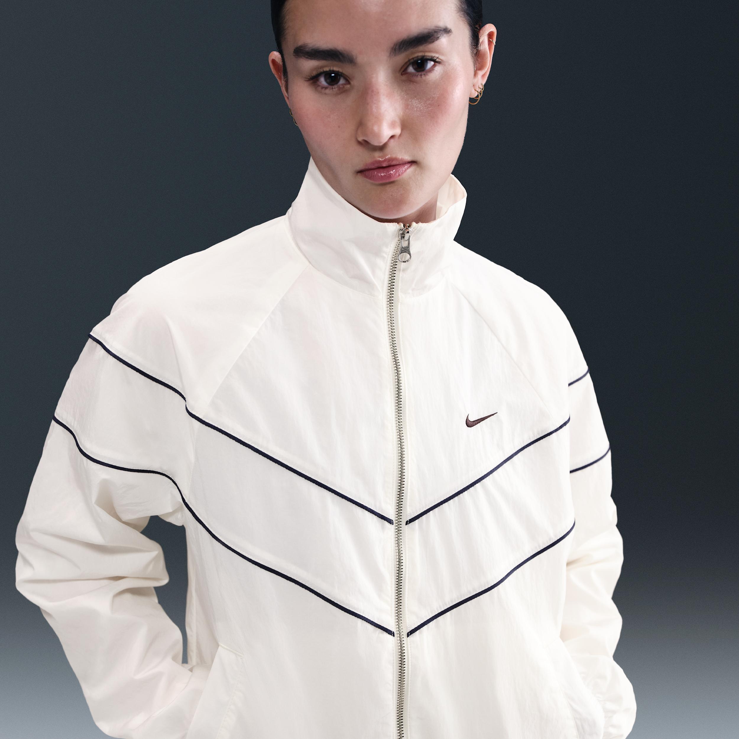 Nike Womens Windrunner Loose UV Woven Full-Zip Jacket | FV6304-135 Product Image