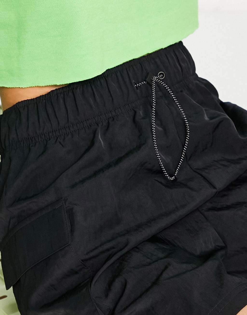 Nike Essential woven shorts in black Product Image