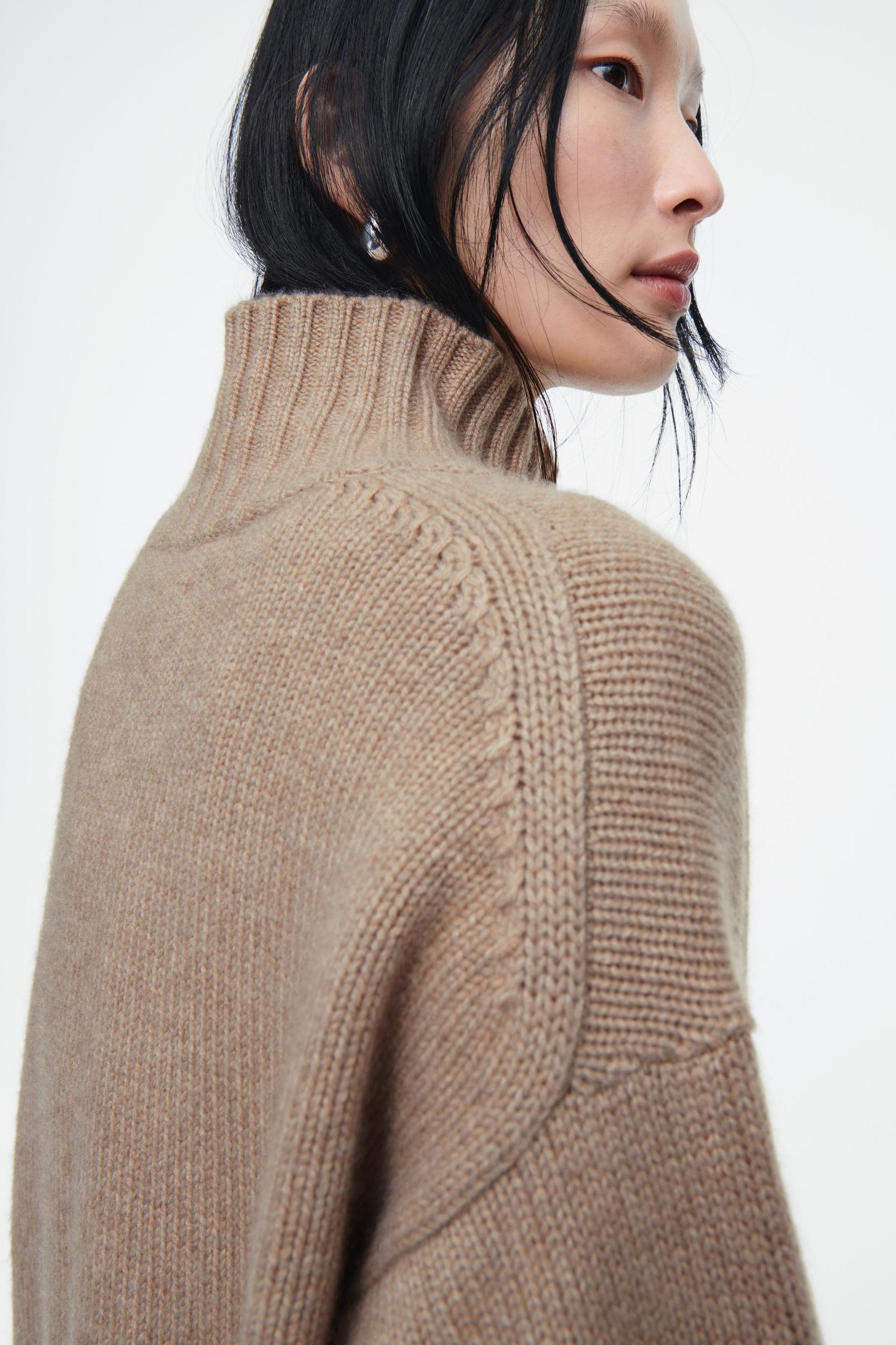 CHUNKY PURE CASHMERE TURTLENECK SWEATER Product Image