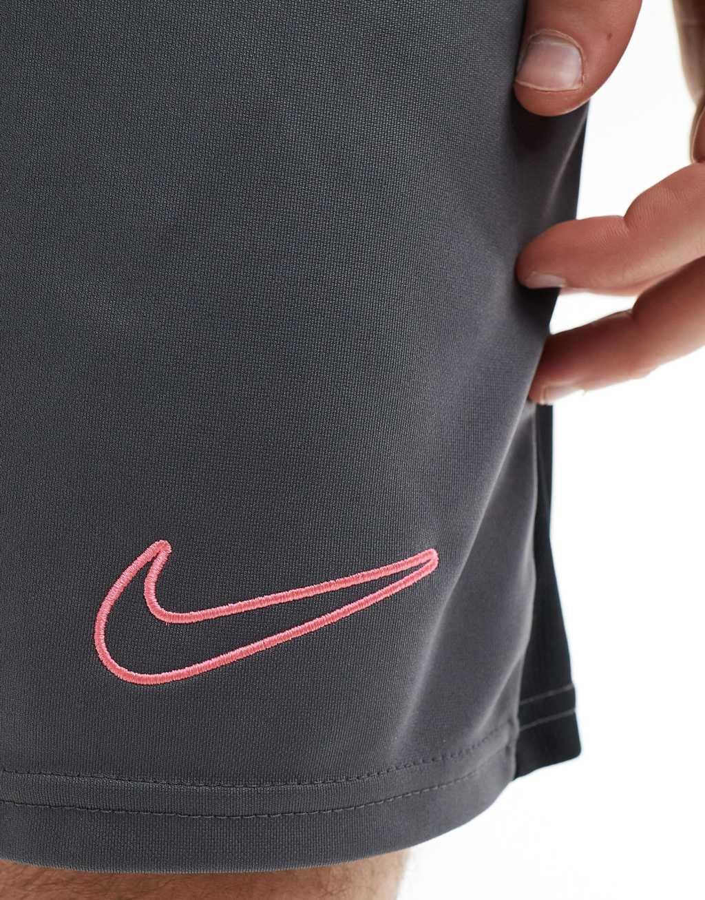 Nike Football Academy shorts in gray Product Image