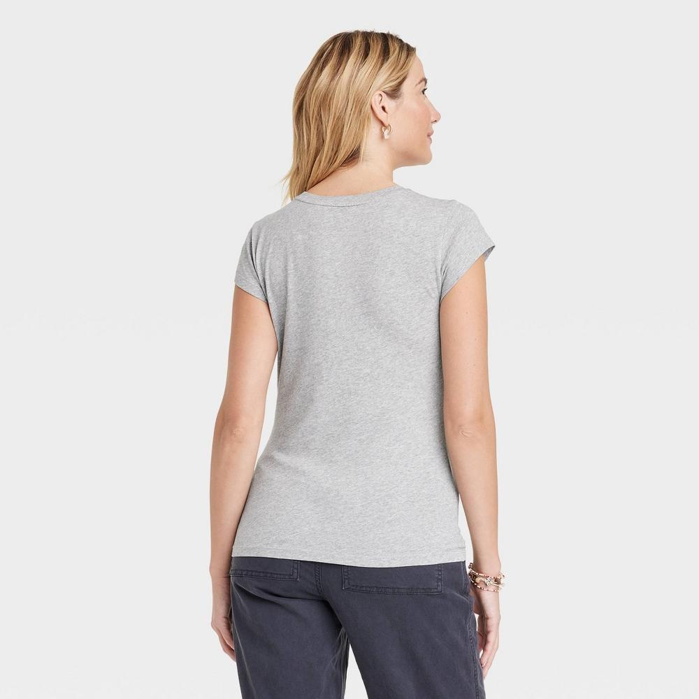 Womens Fitted Short Sleeve T-Shirt - Universal Thread Heather Gray L Product Image