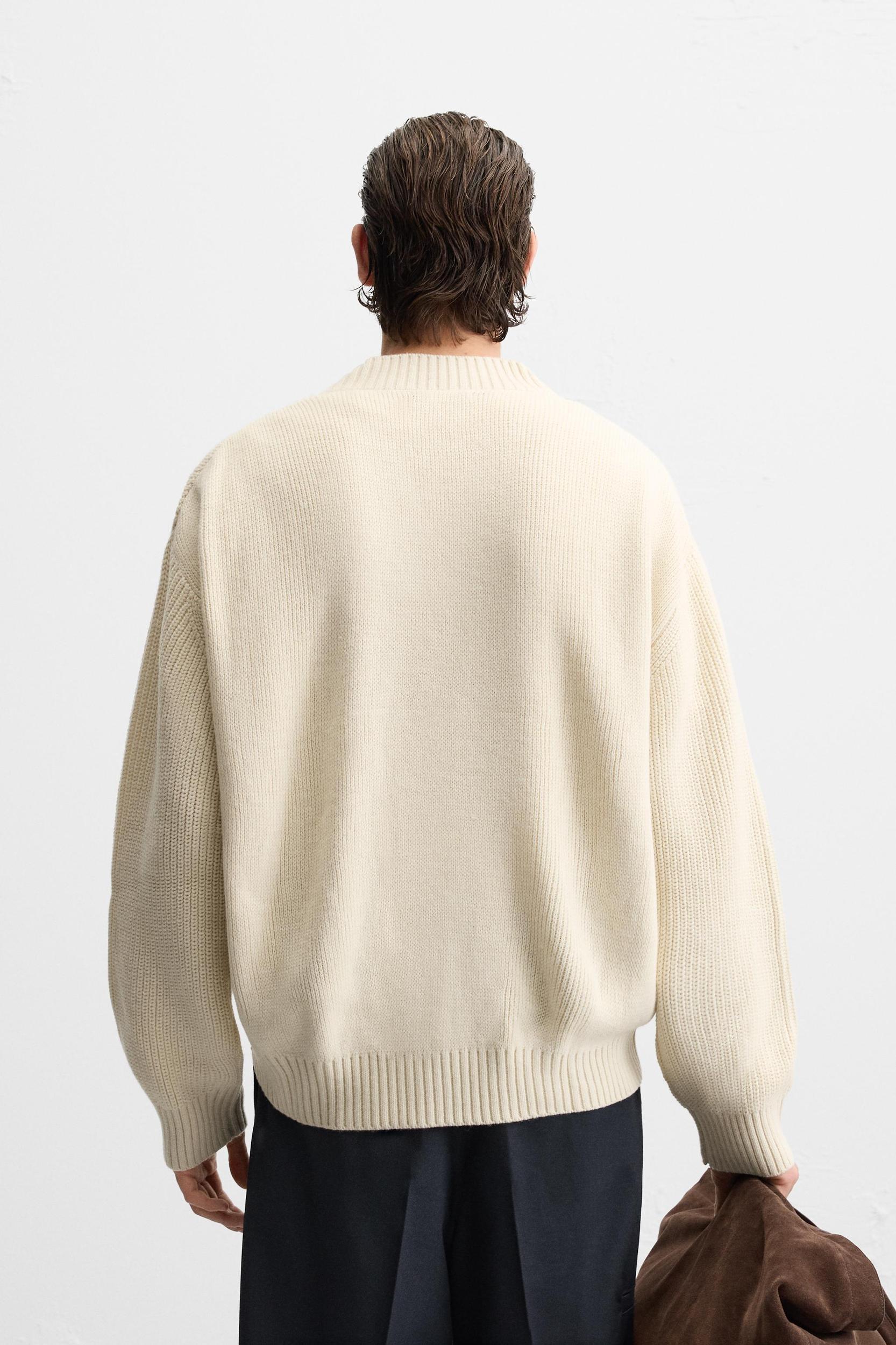V-NECK STRUCTURED SWEATER Product Image