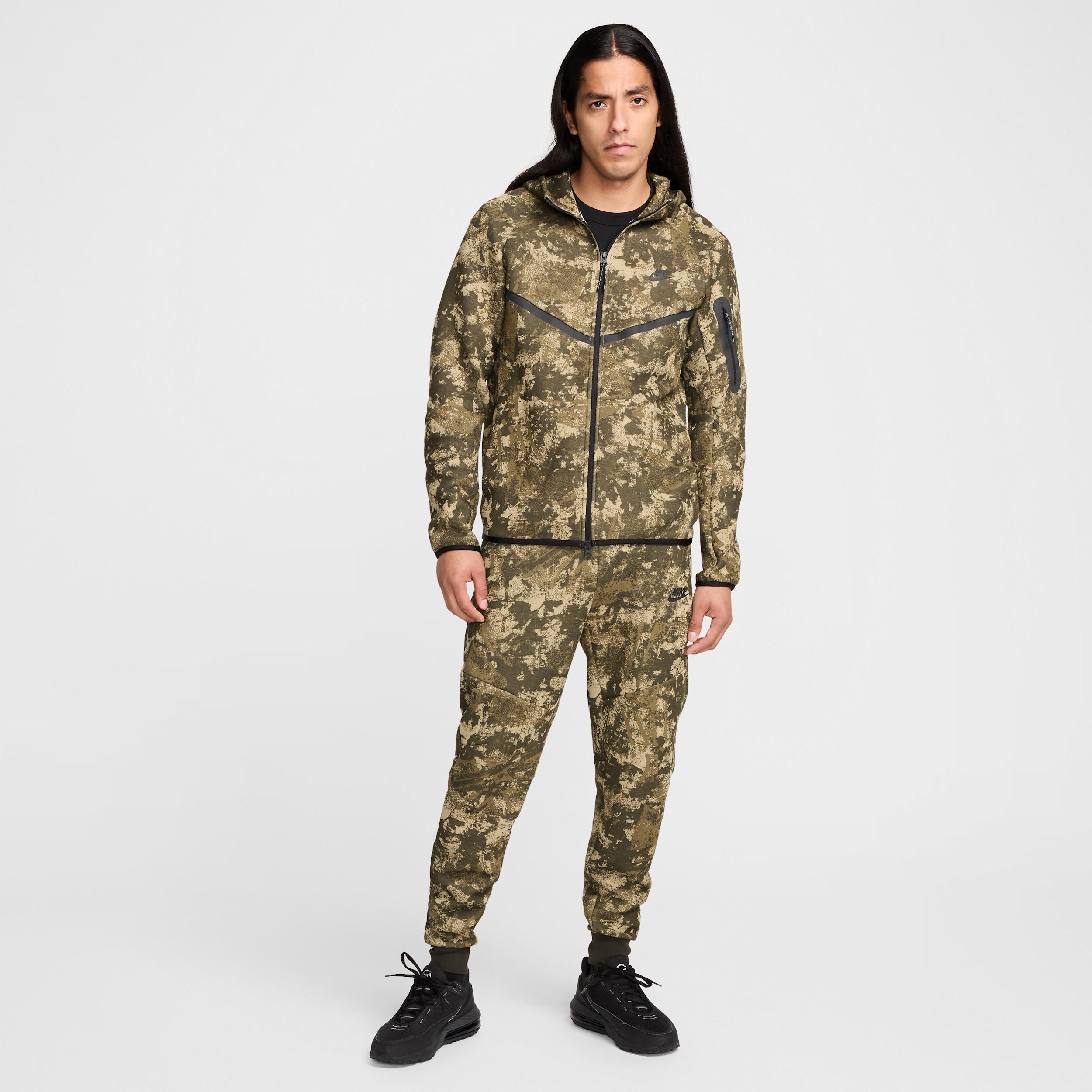 Nike Men's Tech Fleece Jogger Pants Product Image