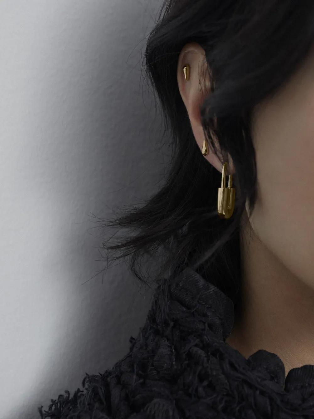 Alte Schoenhauser single earring Product Image