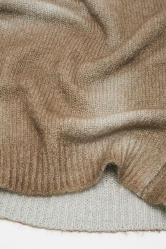 Jumper sprayed finish Product Image