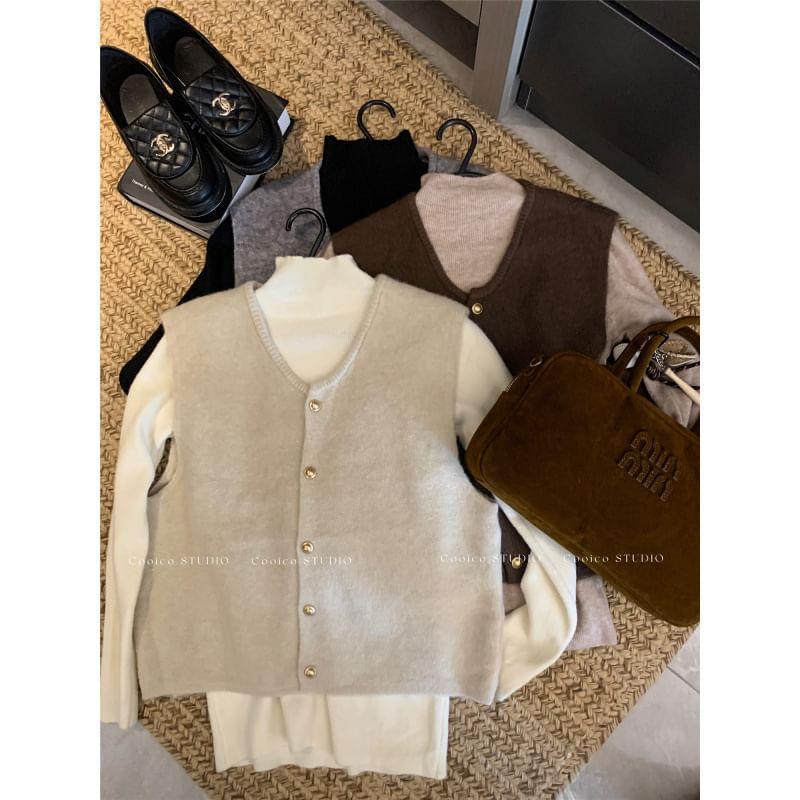 Long-Sleeve Turtleneck Knit Top / V-Neck Button Sweater Vest Product Image