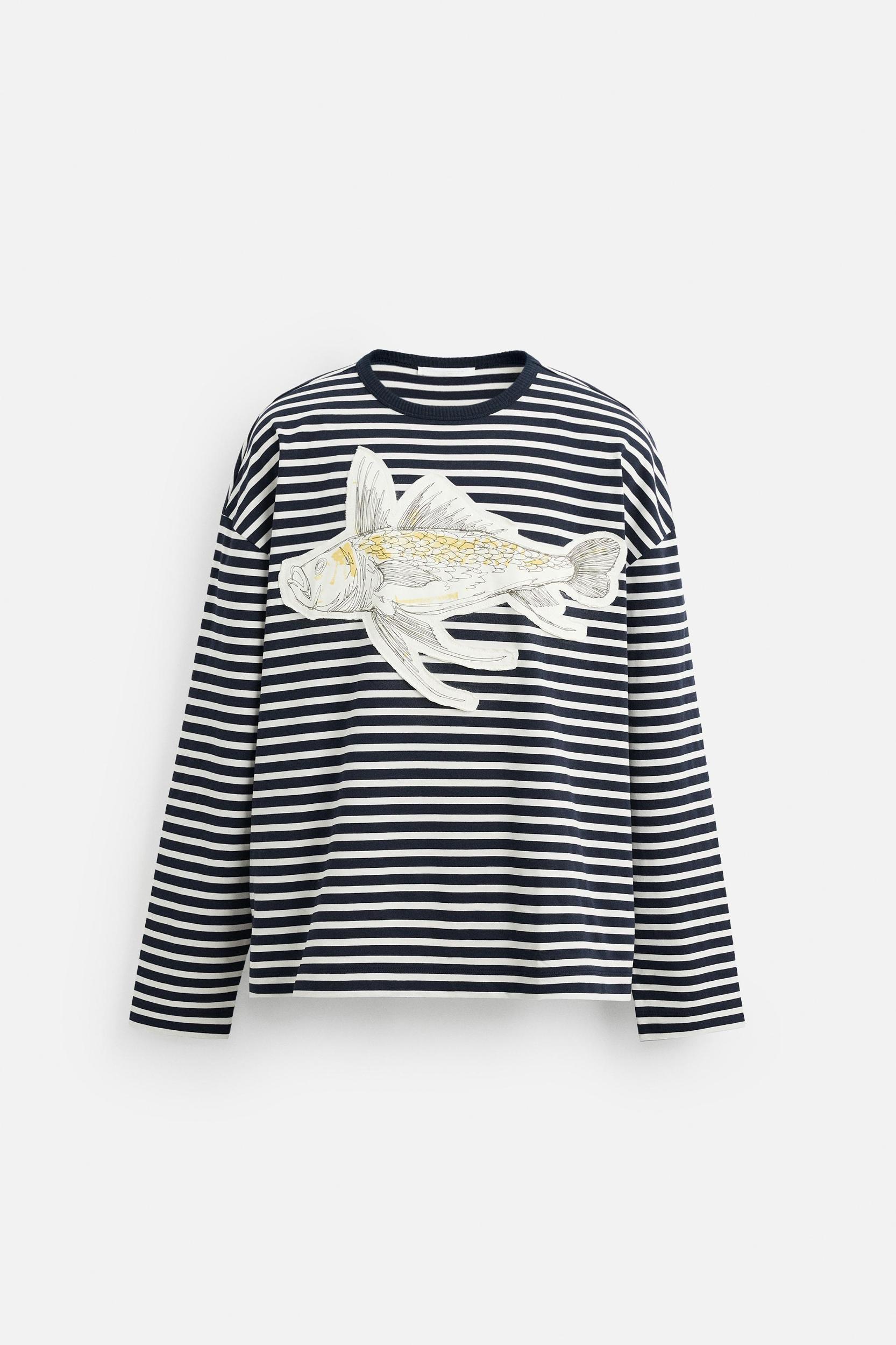 STRIPED PATCH T-SHIRT Product Image
