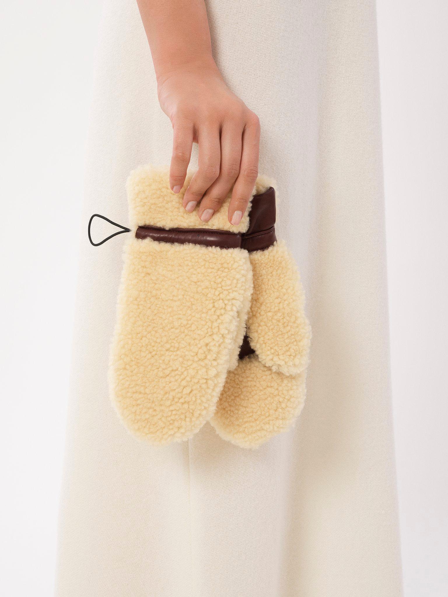 Shearling mittens Product Image