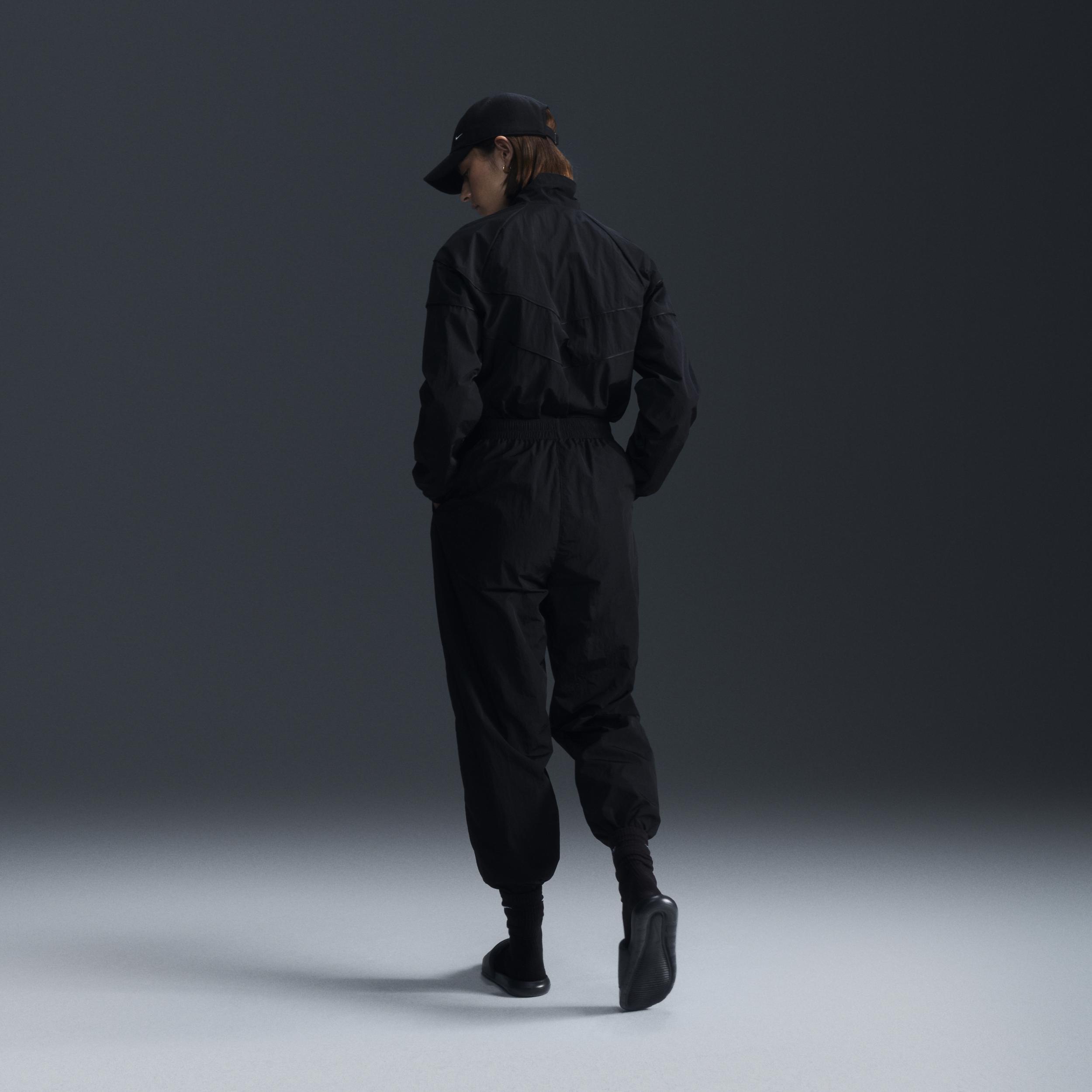 Nike Womens Windrunner Loose UV Woven Full-Zip Jacket | FV6304-010 Product Image