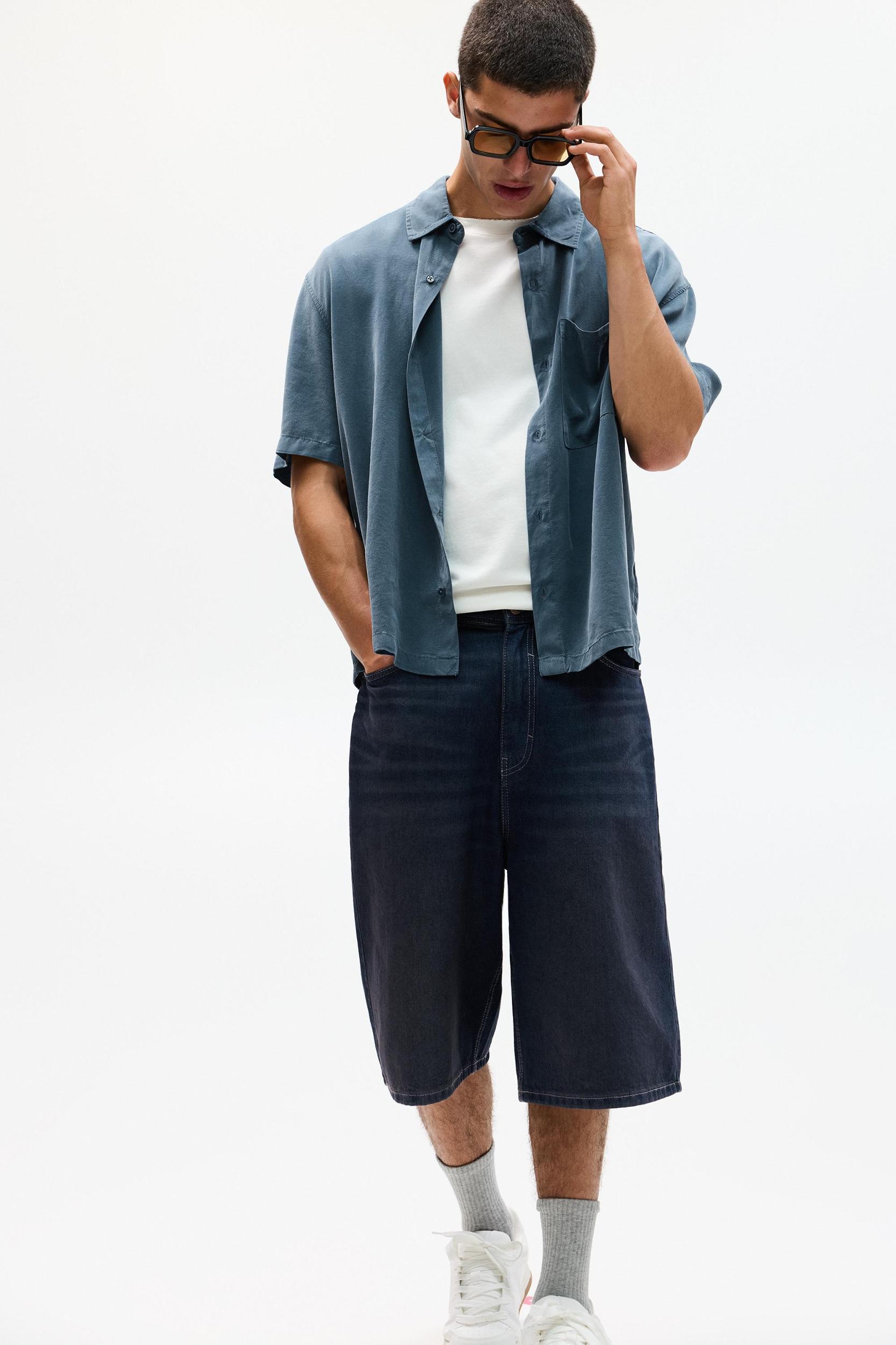 Short sleeve flowing shirt Product Image