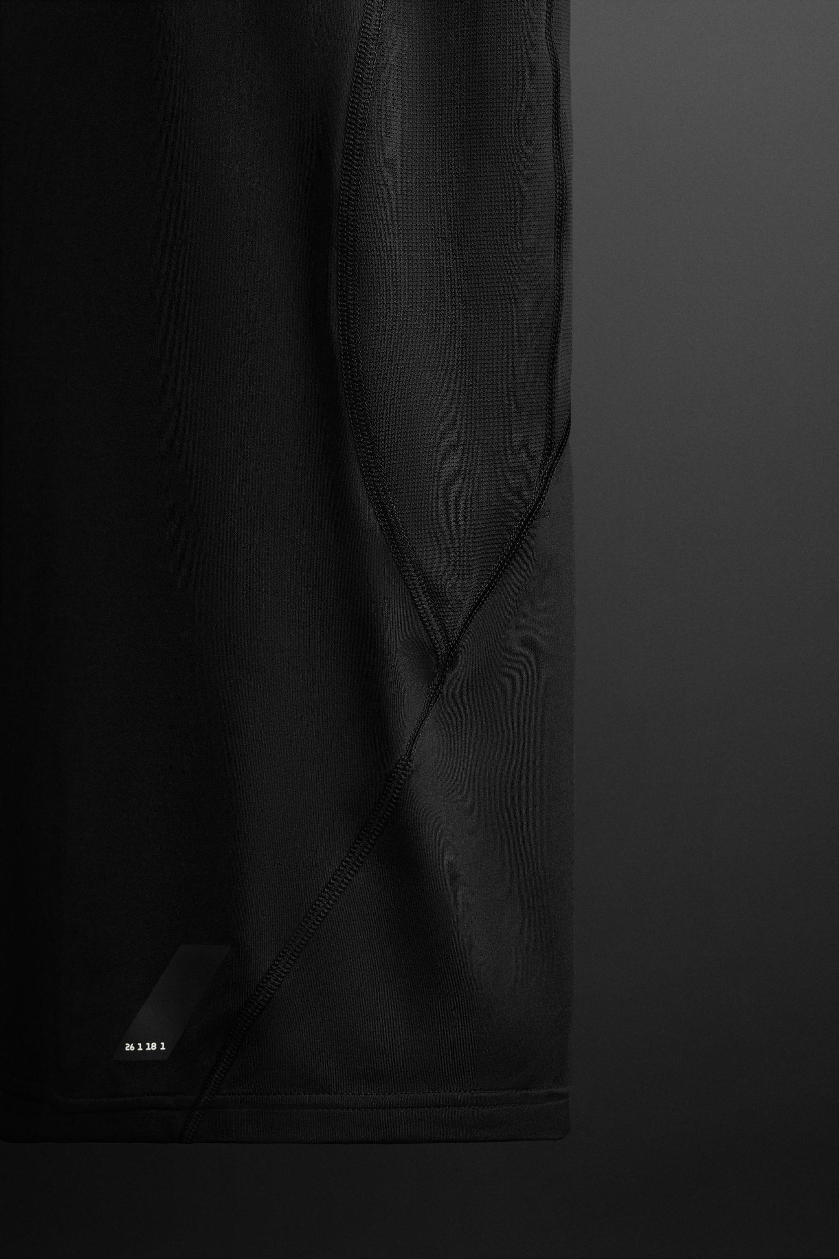 COMPRESSION TANK TOP Product Image