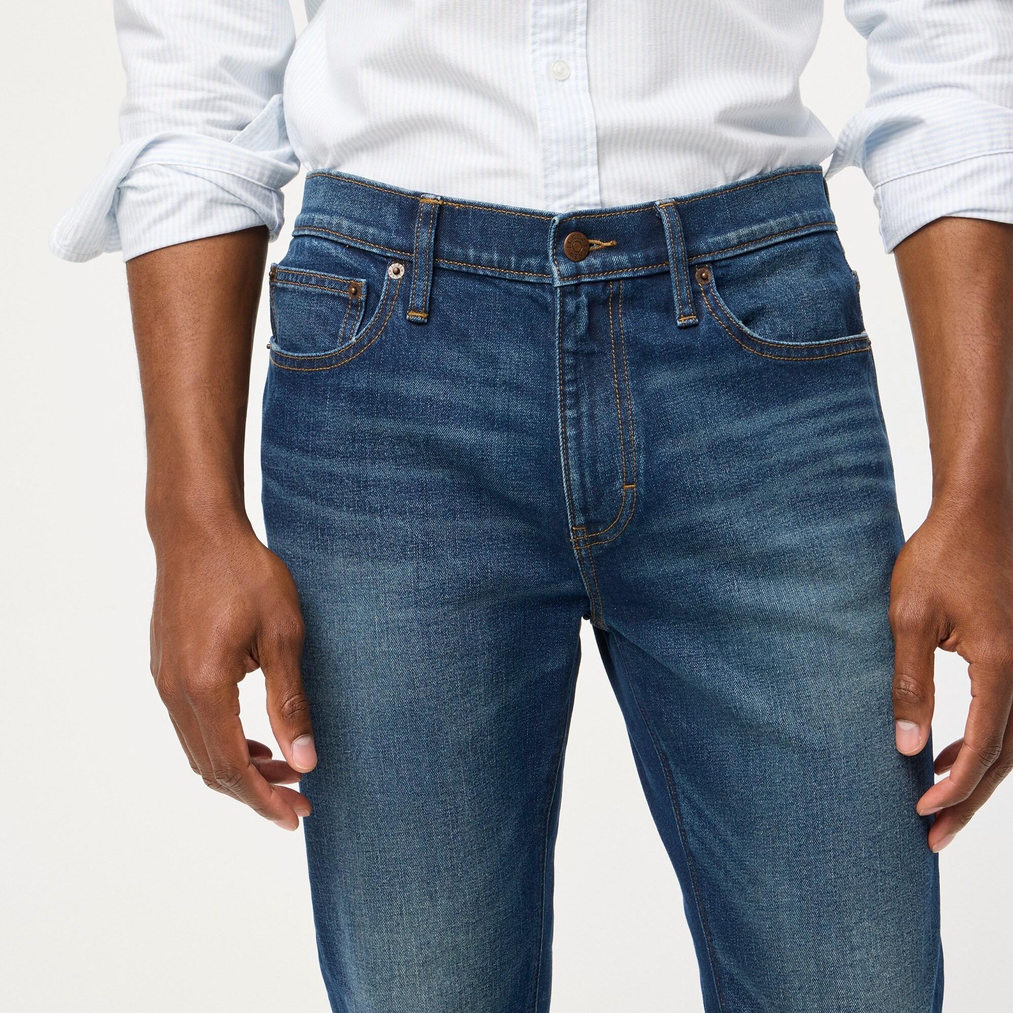 Slim-fit jean in signature flex Product Image
