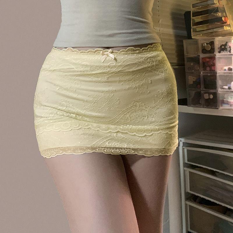 Low Rise Lace Plain Mini Fitted Skirt Product Image