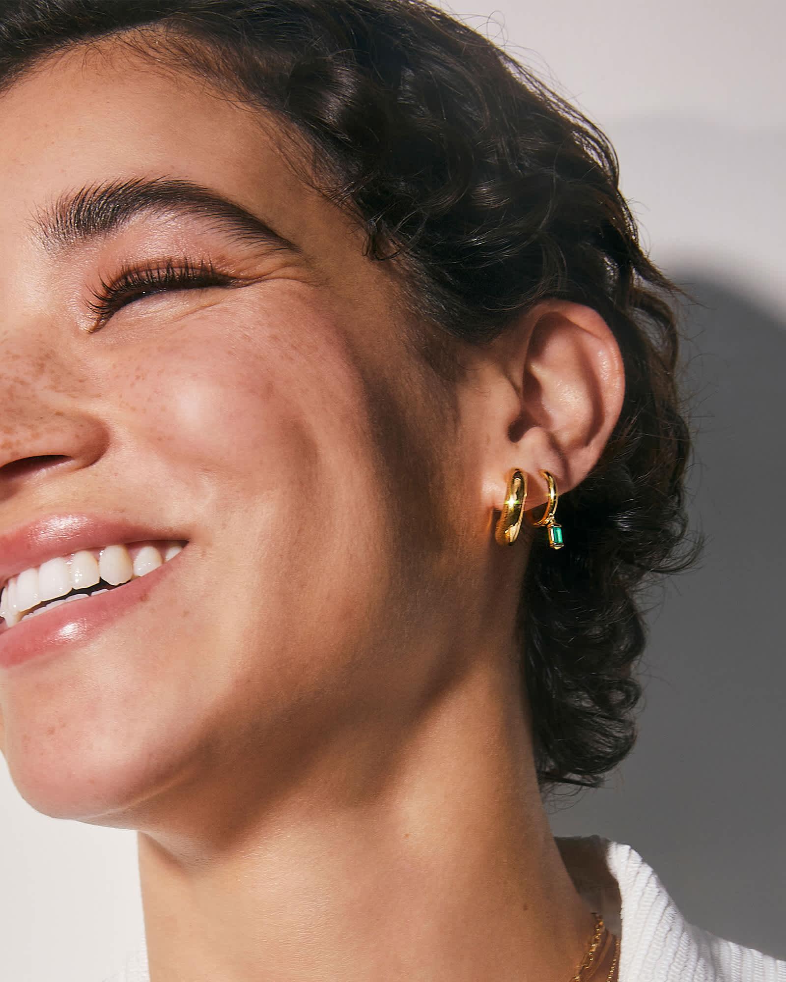 Small Bold Tube Hoop Earrings in 18k Gold Vermeil Product Image